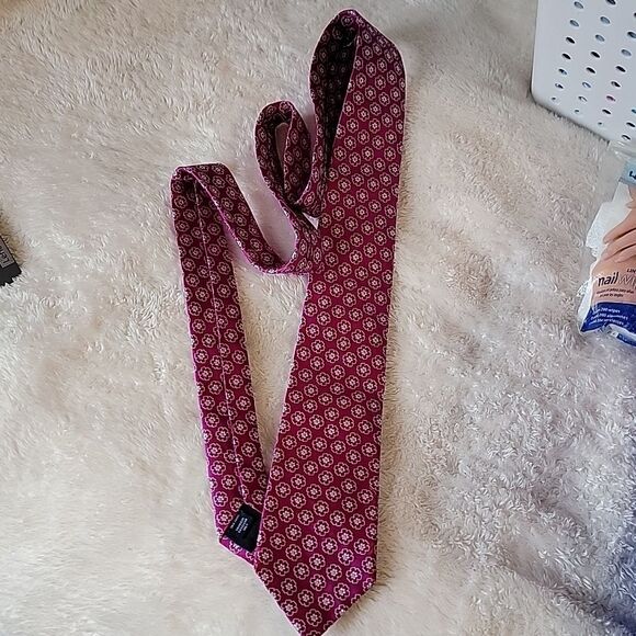 Charles Tyrwitt magenta hot pink daisies silk tie - Picture 2 of 6